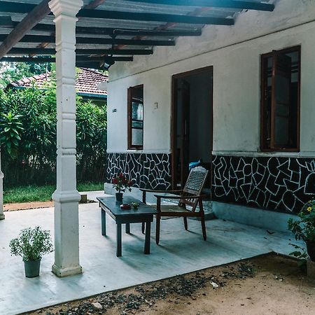 New Sam Tourist Inn Weligama Extérieur photo