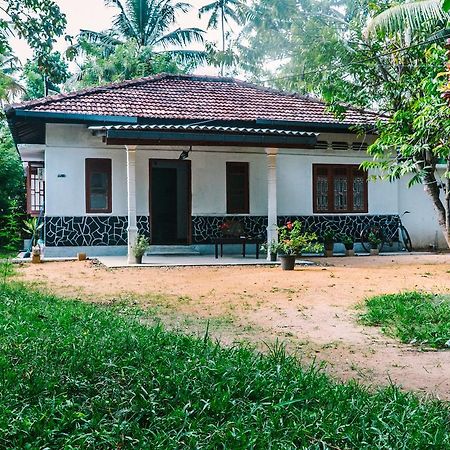 New Sam Tourist Inn Weligama Extérieur photo