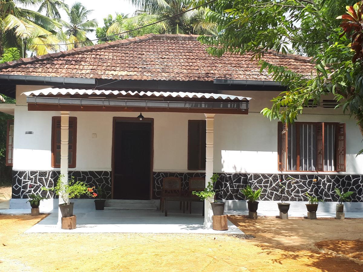 New Sam Tourist Inn Weligama Extérieur photo