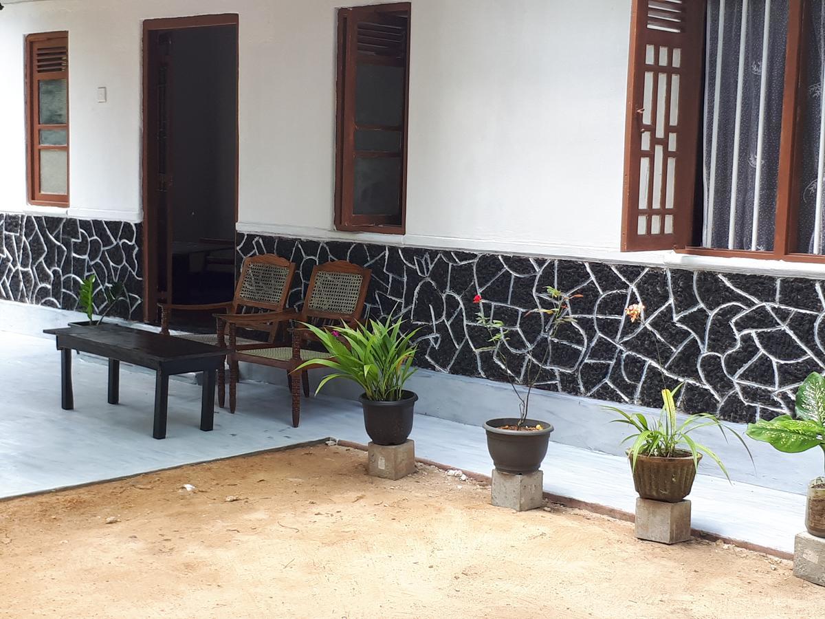 New Sam Tourist Inn Weligama Extérieur photo