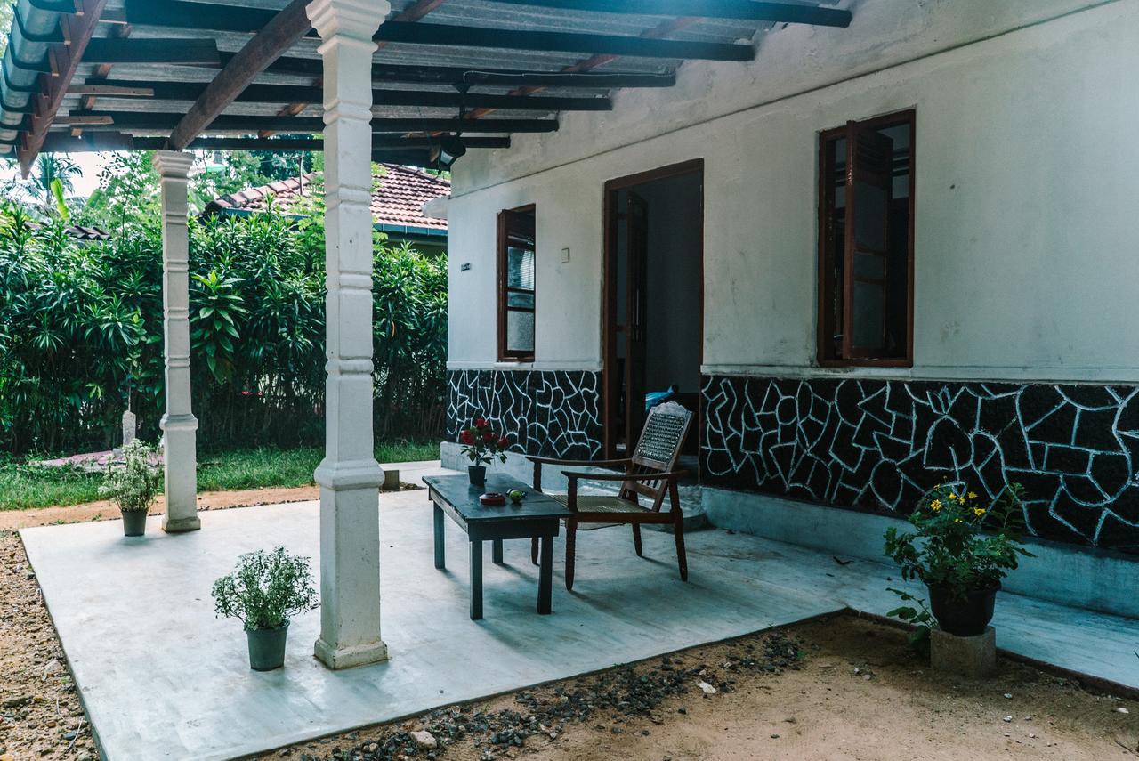 New Sam Tourist Inn Weligama Extérieur photo